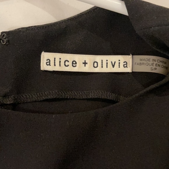 Alive and Olivia zipped back crop - Picture 2 of 3